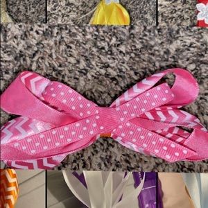 pink bow